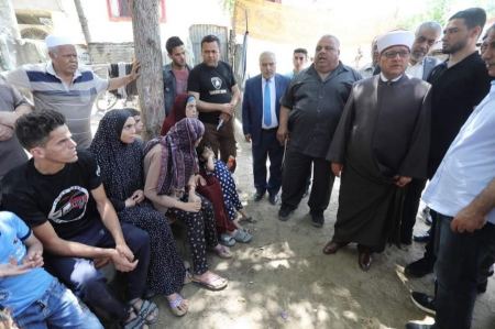 زيارة هامة لاول وزير في حكومة اشتية يمارس مهامه في غزة